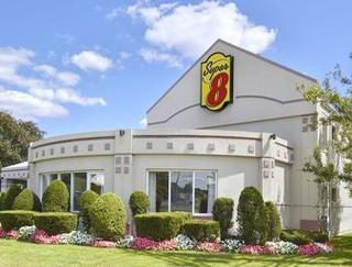 Super 8 Milford/New Haven Hotel Exterior photo